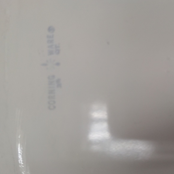 Vintage Corning Ware Black Trefoil Casserole Dish 2.5 Quart White - Picture 4 of 10